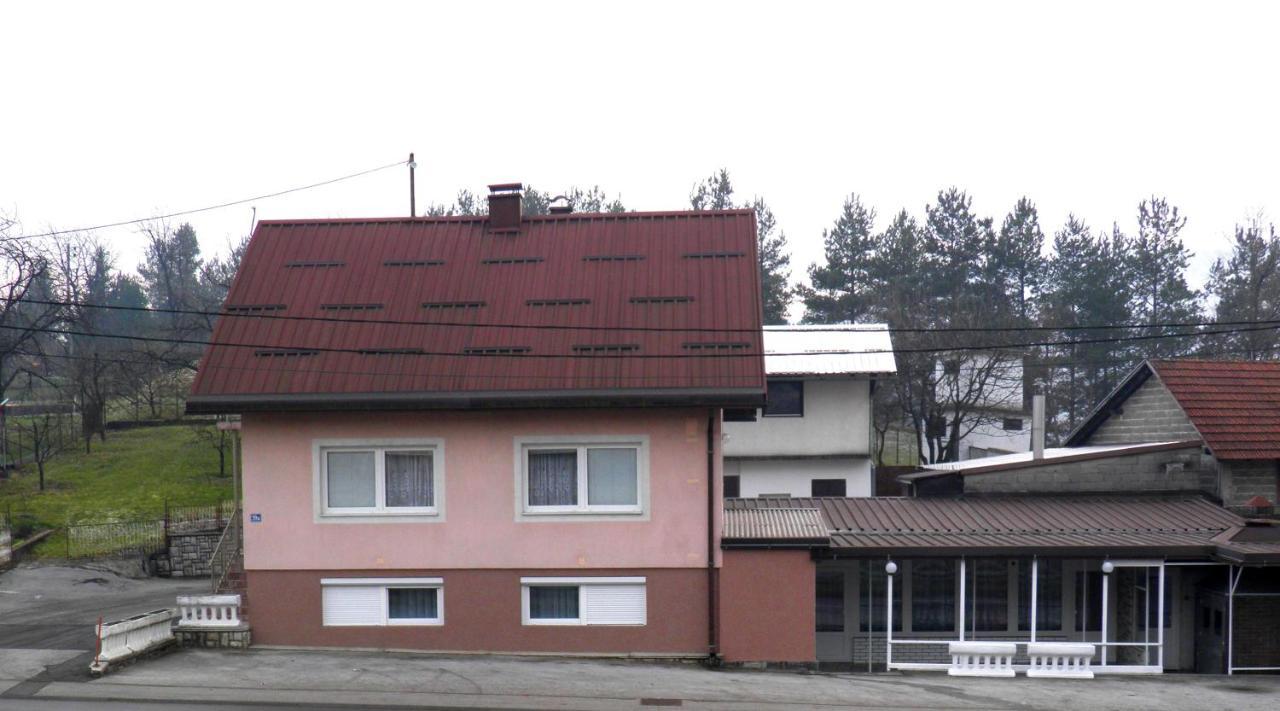 Apartman Marko Ogulin Exterior foto